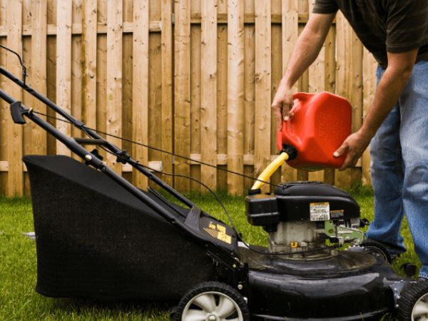 Do Cars And Lawnmowers Use The Same Gas