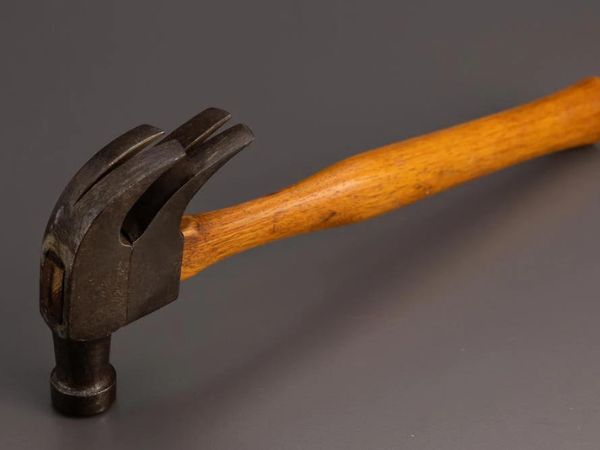 Double Claw Hammer